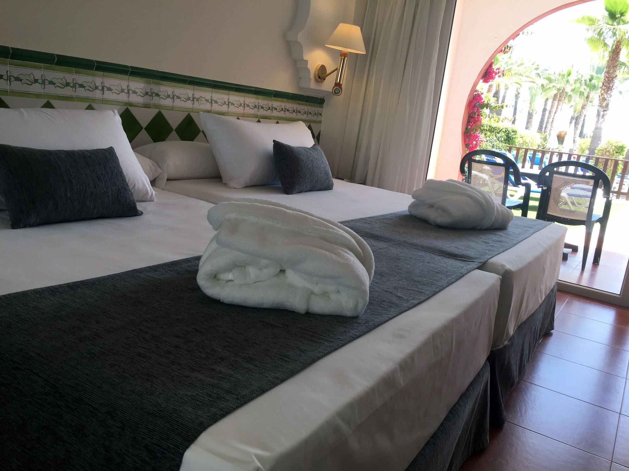 Playacalida Hotel Almunecar Exterior photo